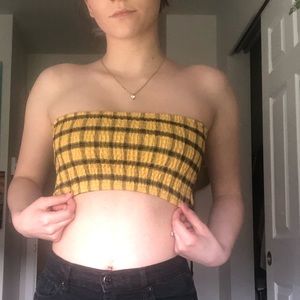 Plaid yellow tube top 💛🕶👛
